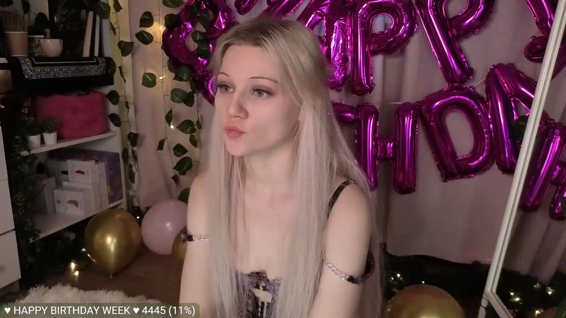 Gallery image thumbnail from JellyFox's myfreecams stream on, 06/03/2026, 07:56 image 18 of 20