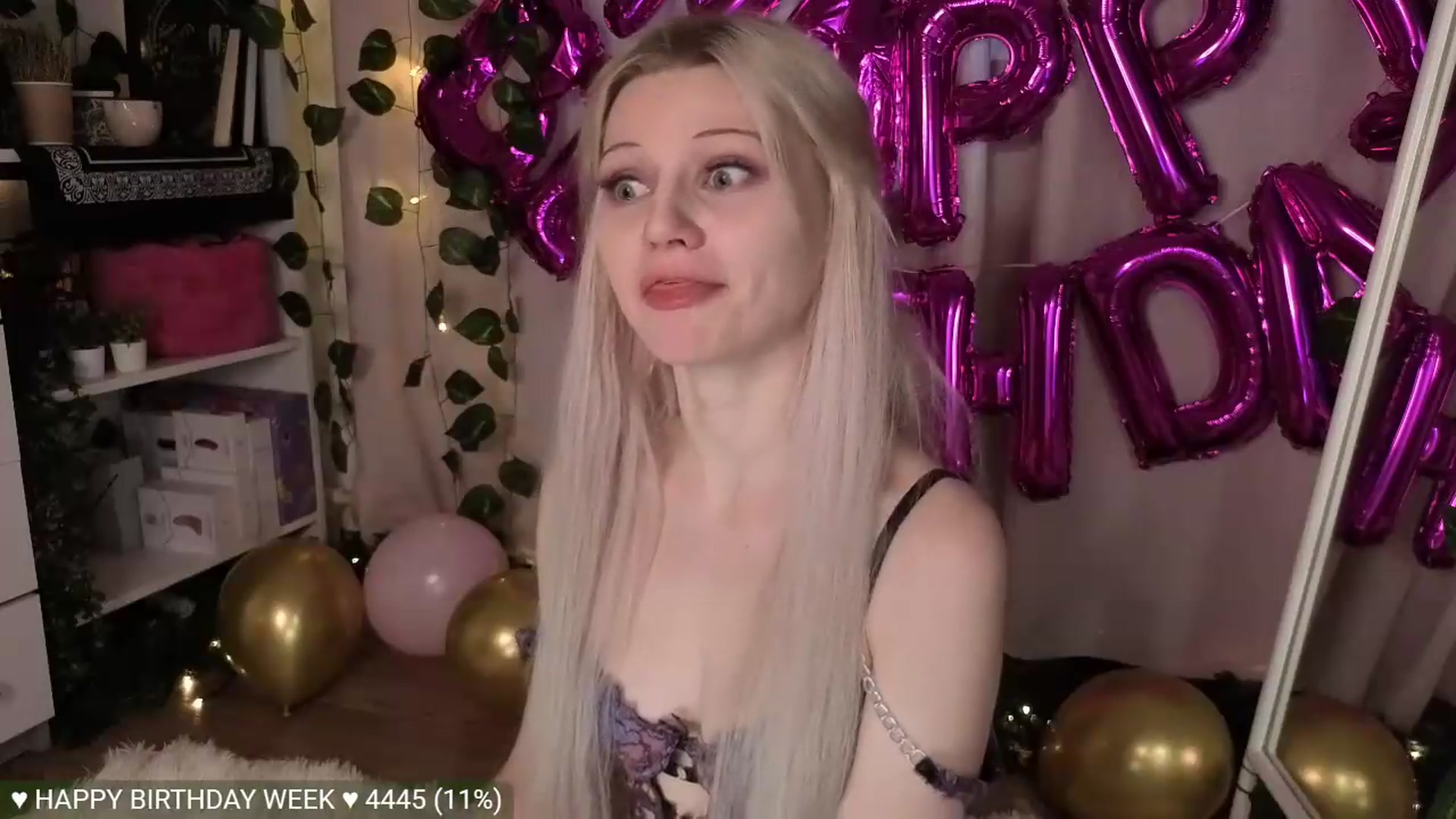 Gallery image thumbnail from JellyFox's myfreecams stream on, 06/03/2026, 07:56 image 13 of 20