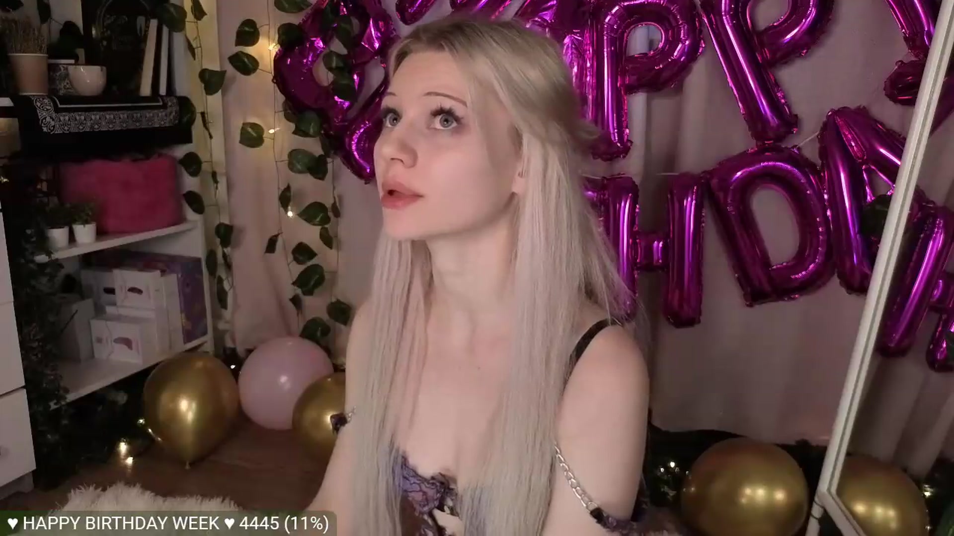 Gallery image thumbnail from JellyFox's myfreecams stream on, 06/03/2026, 07:56 image 12 of 20