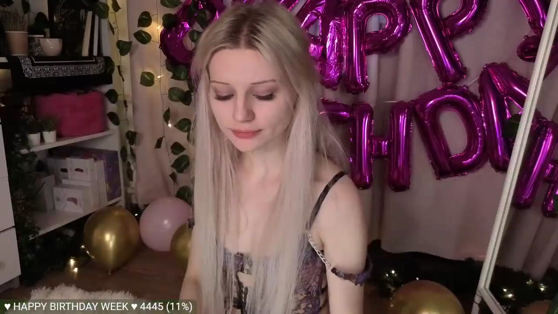 Gallery image thumbnail from JellyFox's myfreecams stream on, 06/03/2026, 07:56 image 15 of 20
