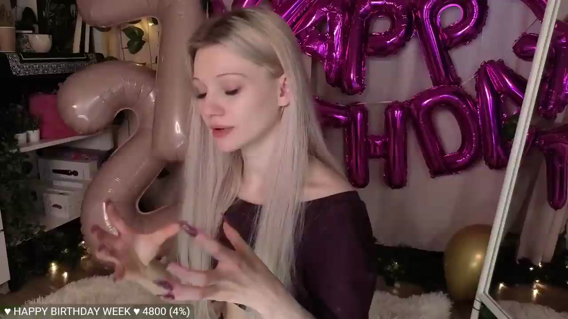 Gallery image thumbnail from JellyFox's myfreecams stream on, 06/07/2026, 08:32 image 11 of 20