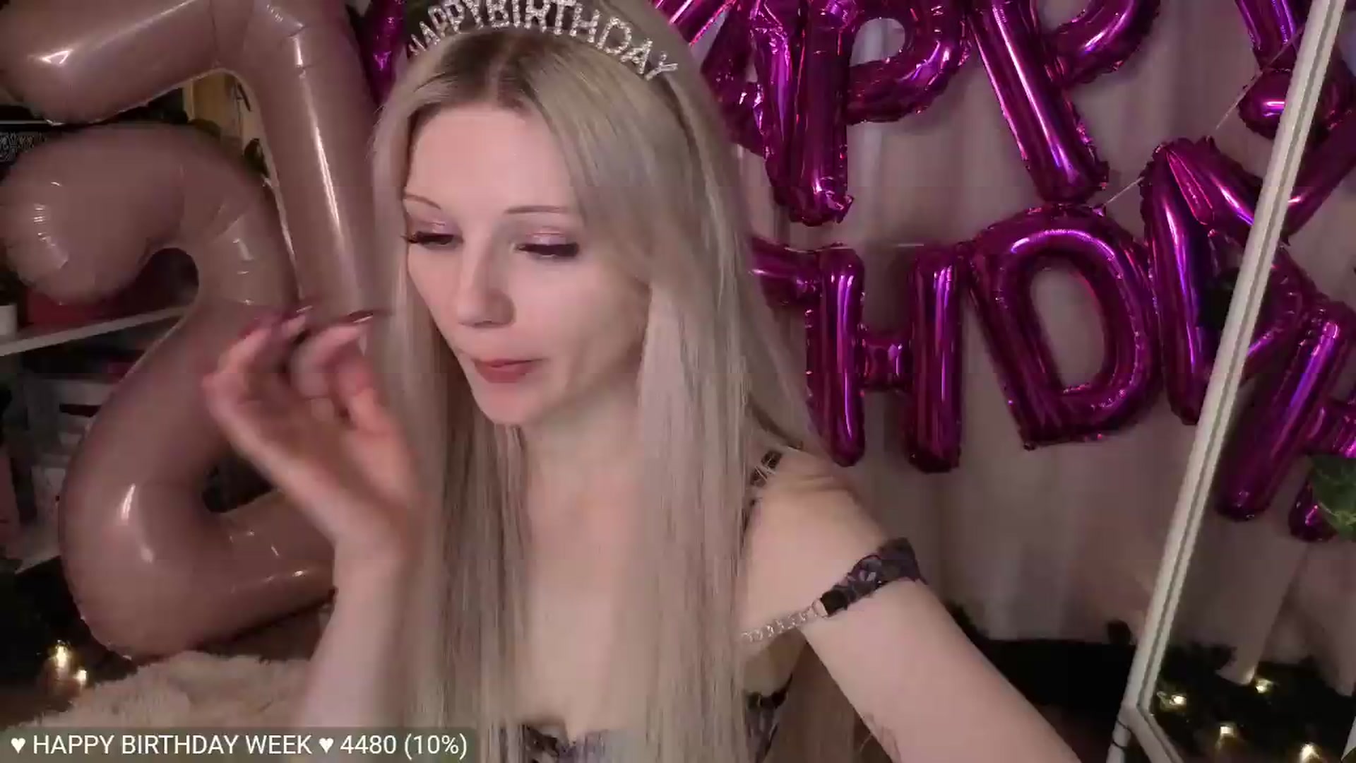 Gallery image thumbnail from JellyFox's myfreecams stream on, 06/08/2026, 05:36 image 19 of 20