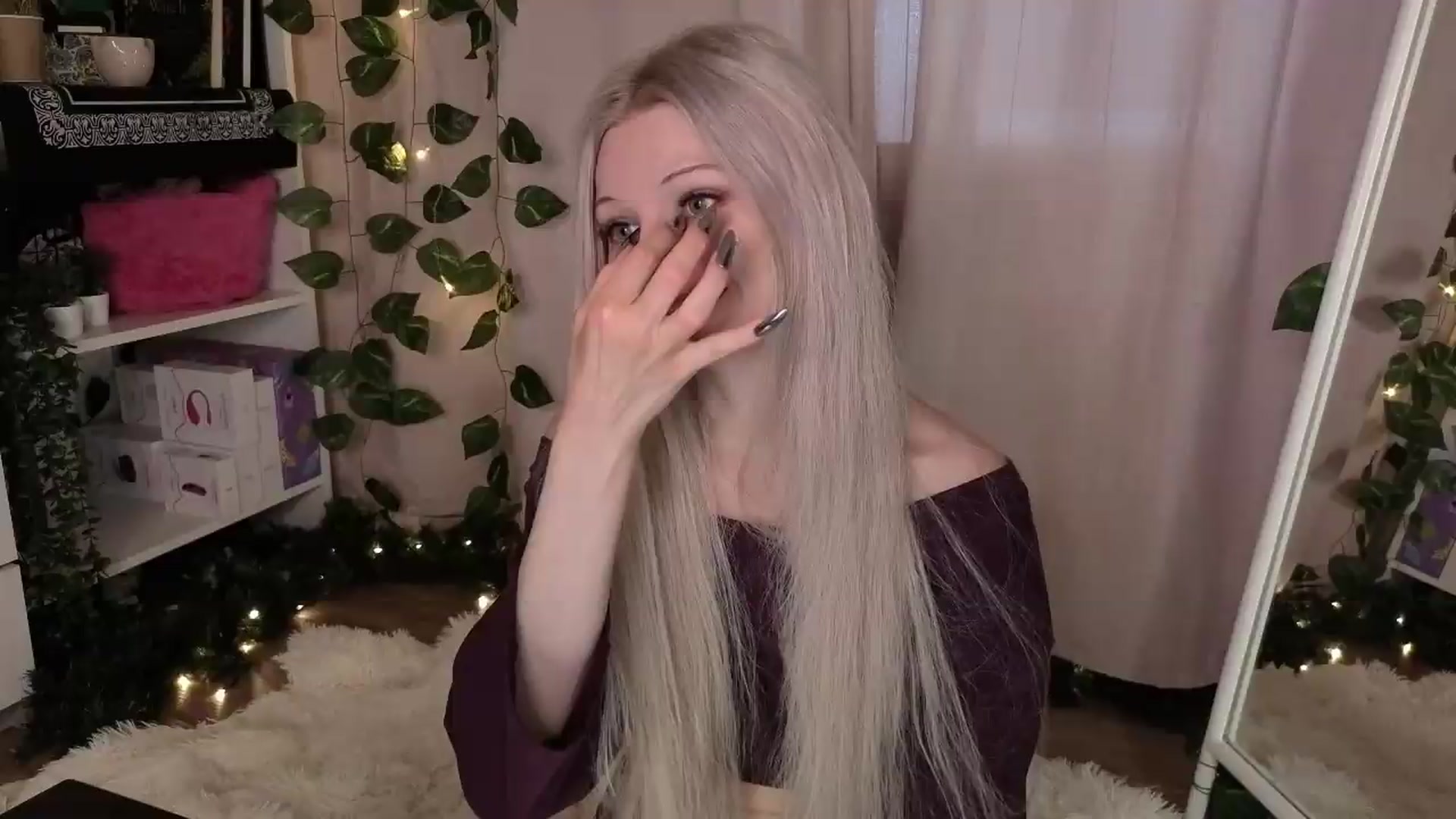 Gallery image thumbnail from JellyFox's myfreecams stream on, 06/22/2026, 05:51 image 7 of 20
