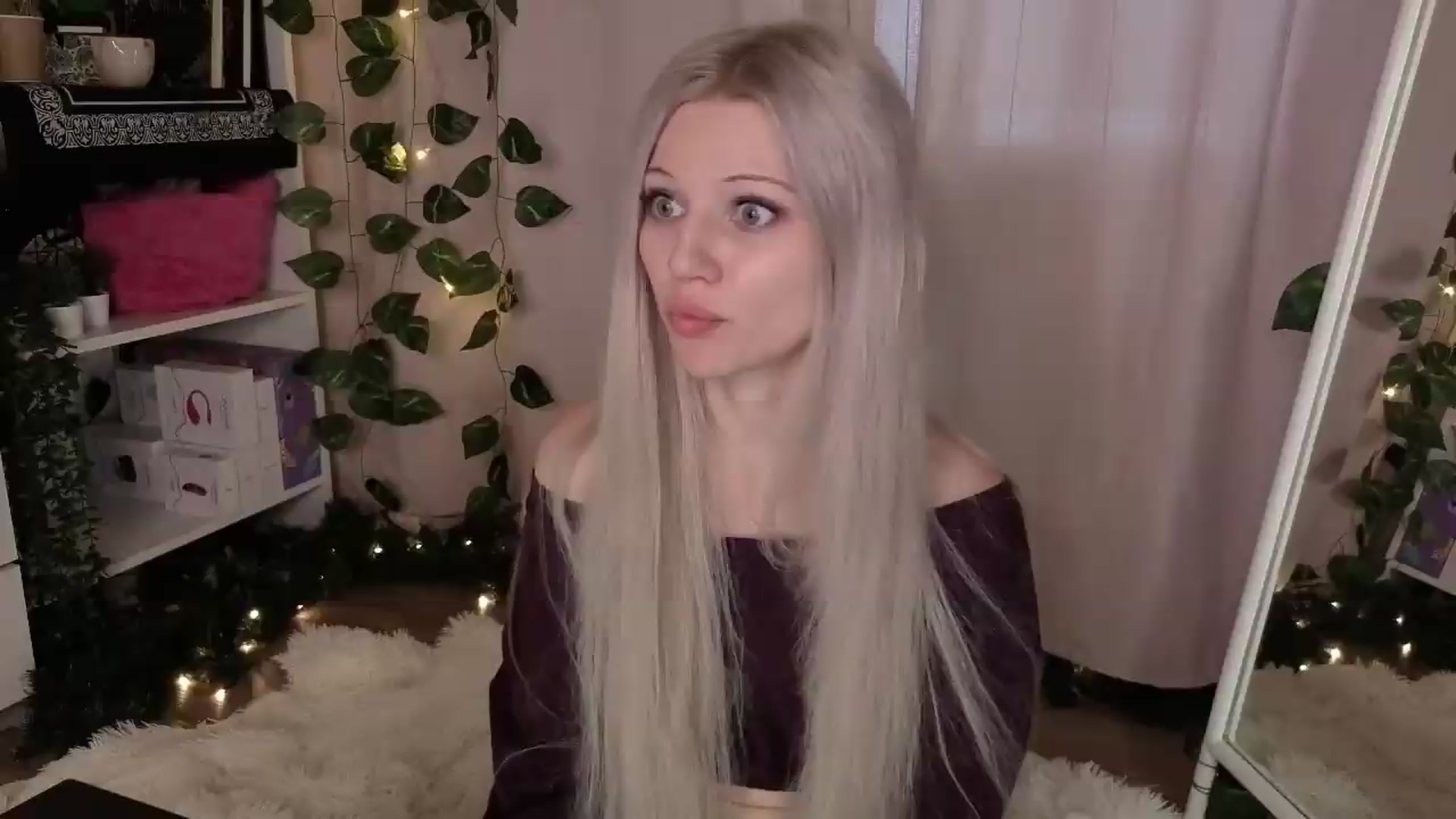 Gallery image thumbnail from JellyFox's myfreecams stream on, 06/22/2026, 05:51 image 6 of 20
