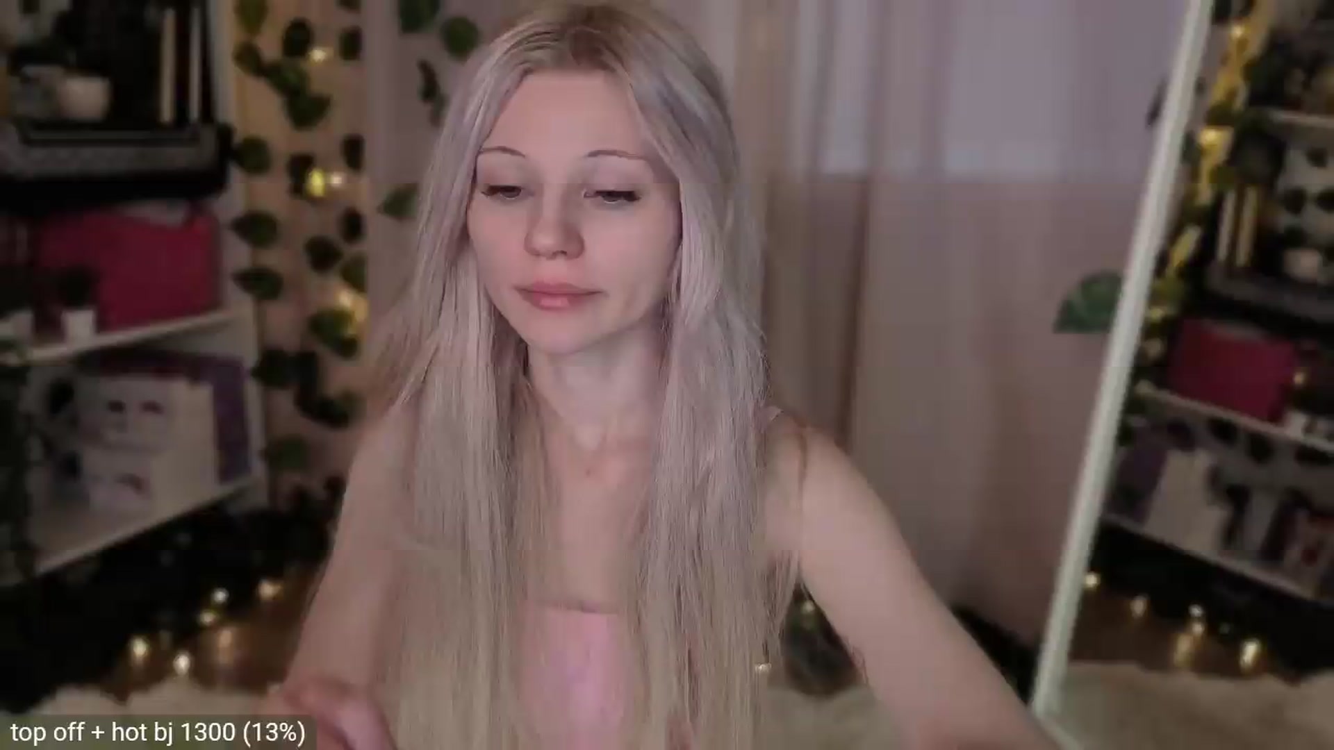 Gallery image thumbnail from JellyFox's myfreecams stream on, 06/26/2026, 05:52 image 15 of 20