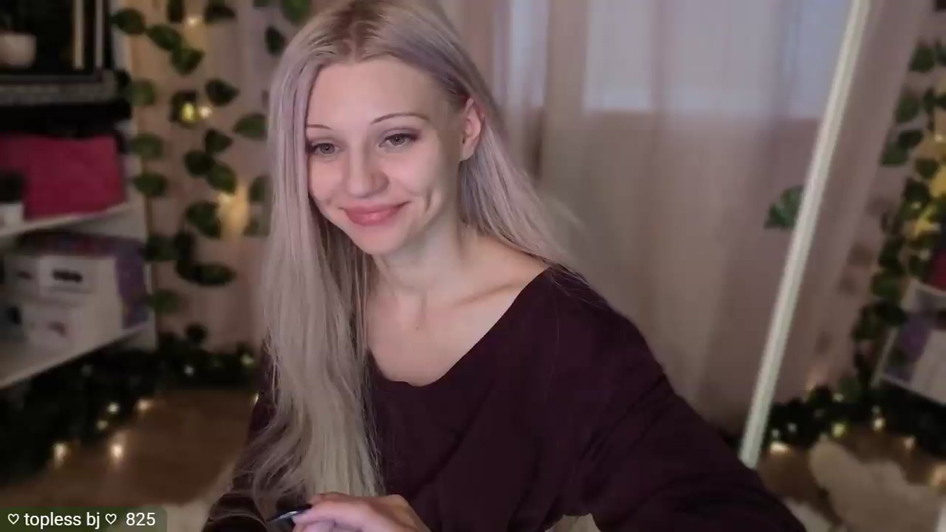 Gallery image thumbnail from JellyFox's myfreecams stream on, 06/29/2026, 05:14 image 17 of 20