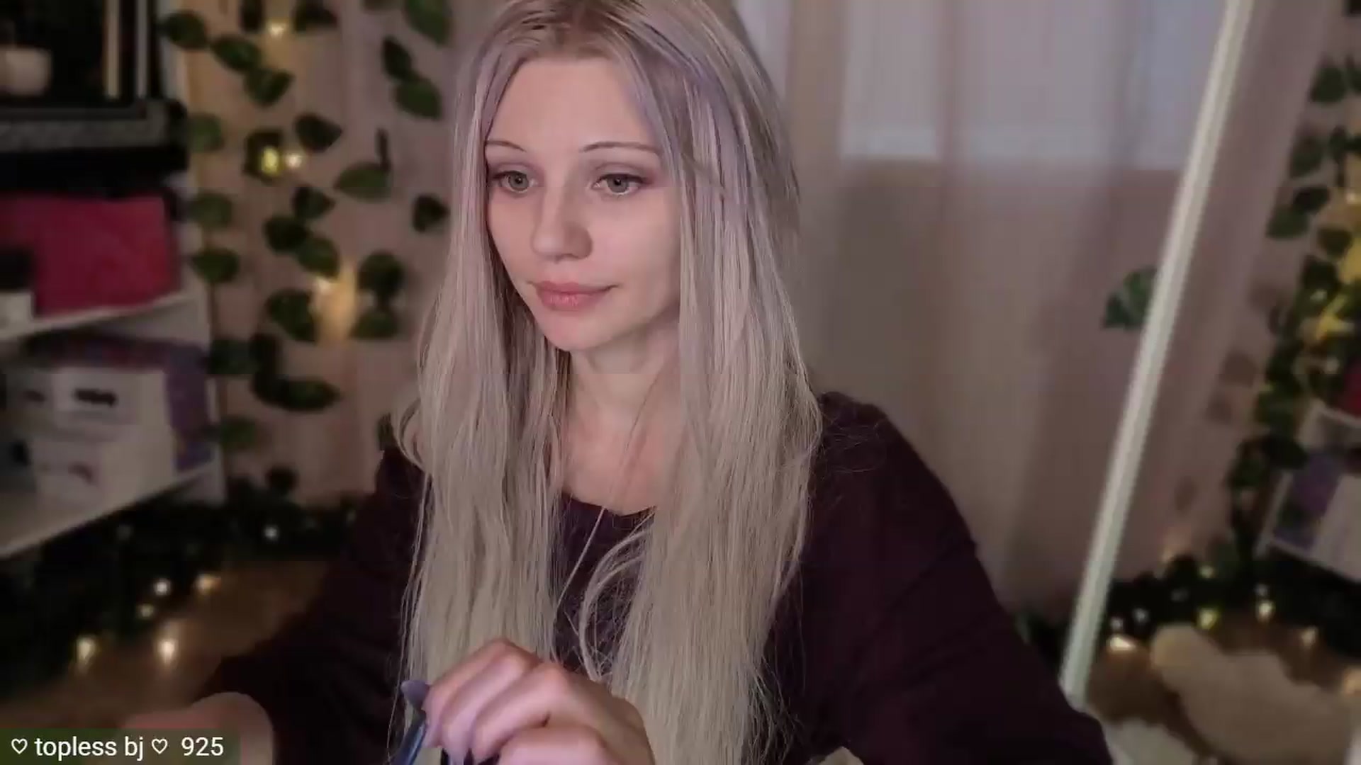 Gallery image thumbnail from JellyFox's myfreecams stream on, 06/29/2026, 05:14 image 15 of 20