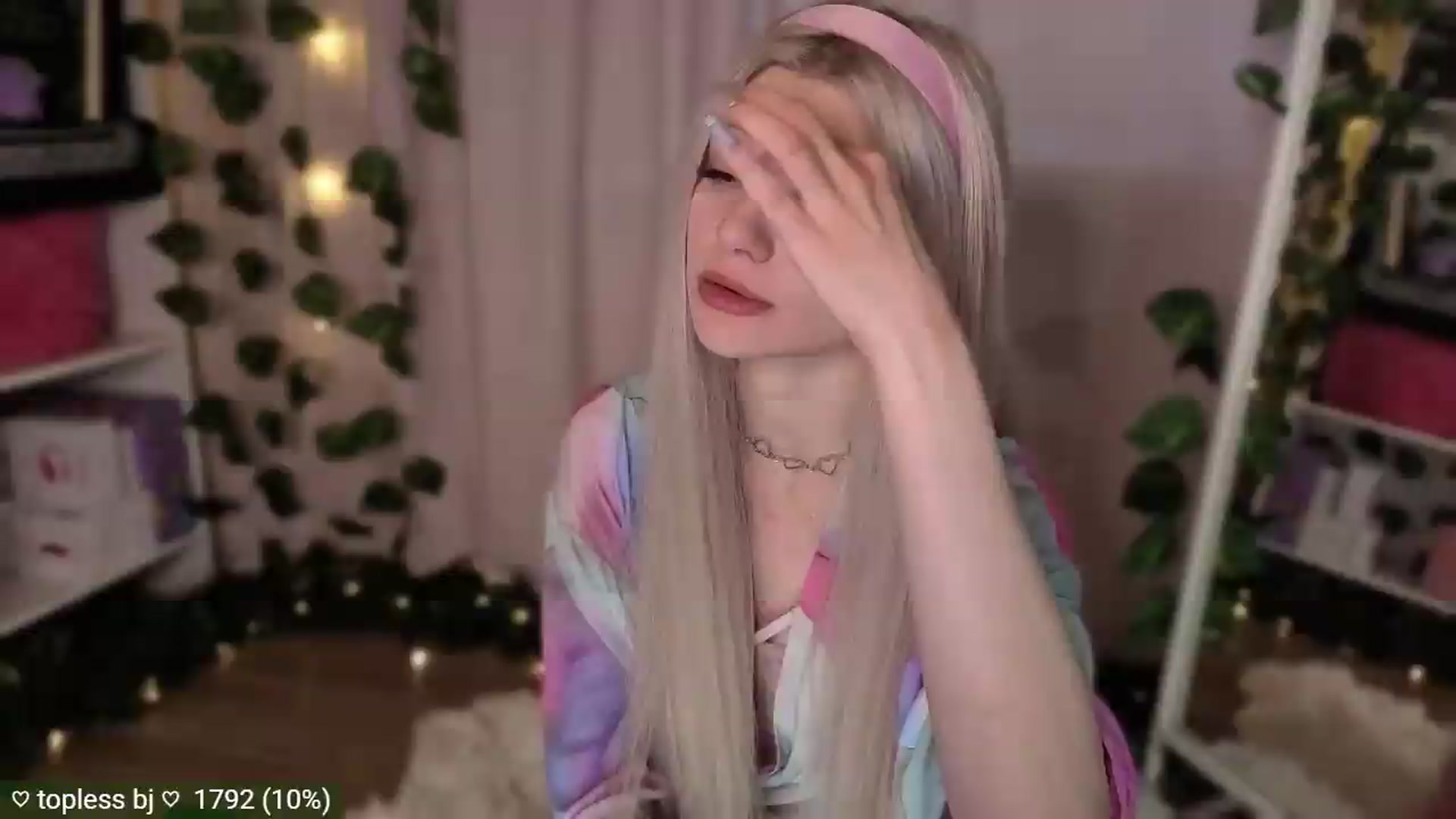 Gallery image thumbnail from JellyFox's myfreecams stream on, 07/16/2026, 02:28 image 12 of 20