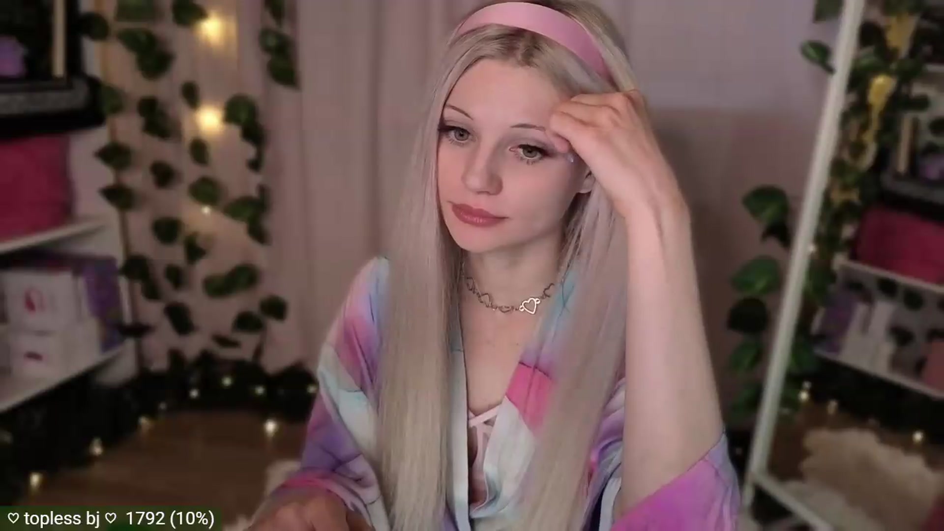 Gallery image thumbnail from JellyFox's myfreecams stream on, 07/16/2026, 02:28 image 18 of 20