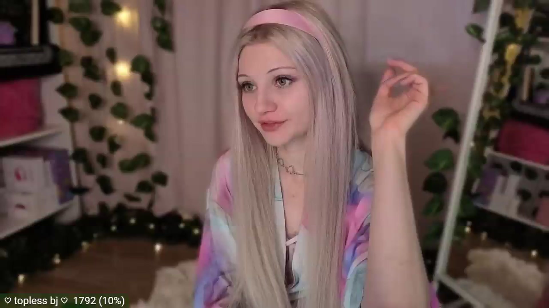 Gallery image thumbnail from JellyFox's myfreecams stream on, 07/16/2026, 02:28 image 13 of 20