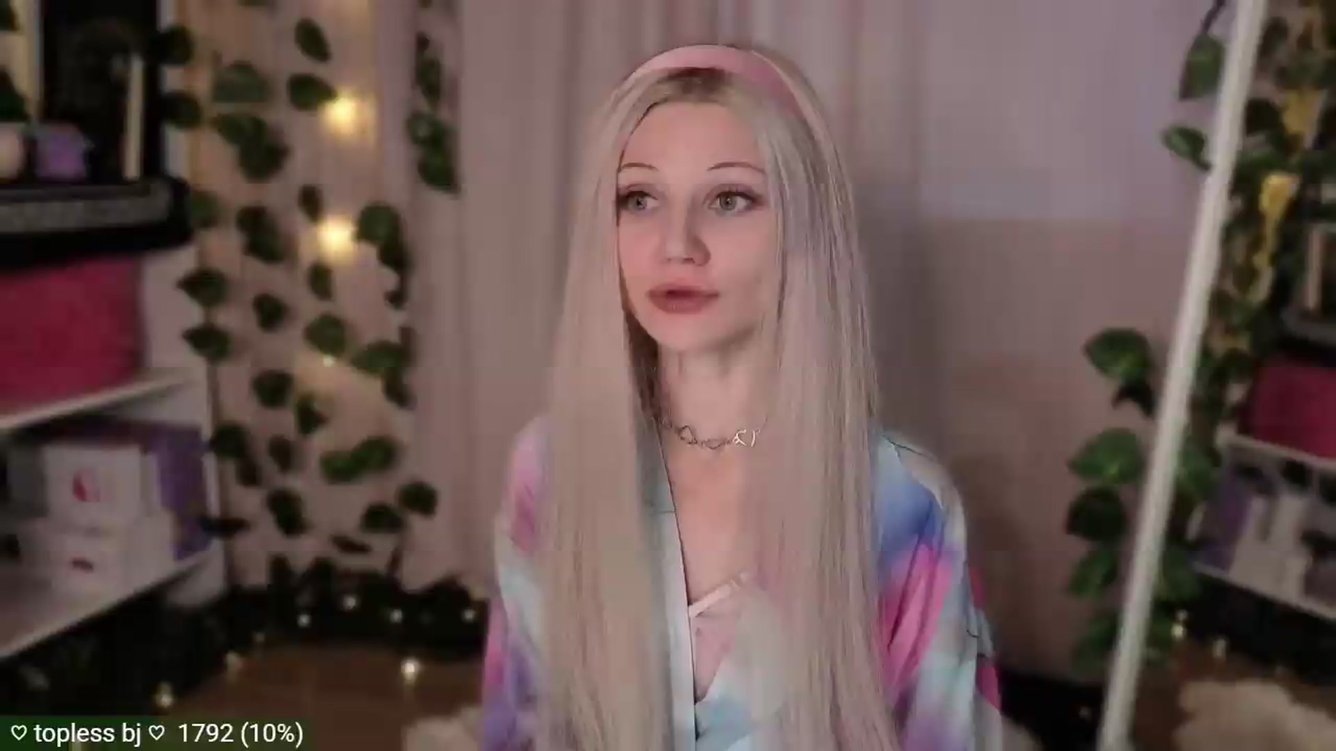 Gallery image thumbnail from JellyFox's myfreecams stream on, 07/16/2026, 02:28 image 11 of 20