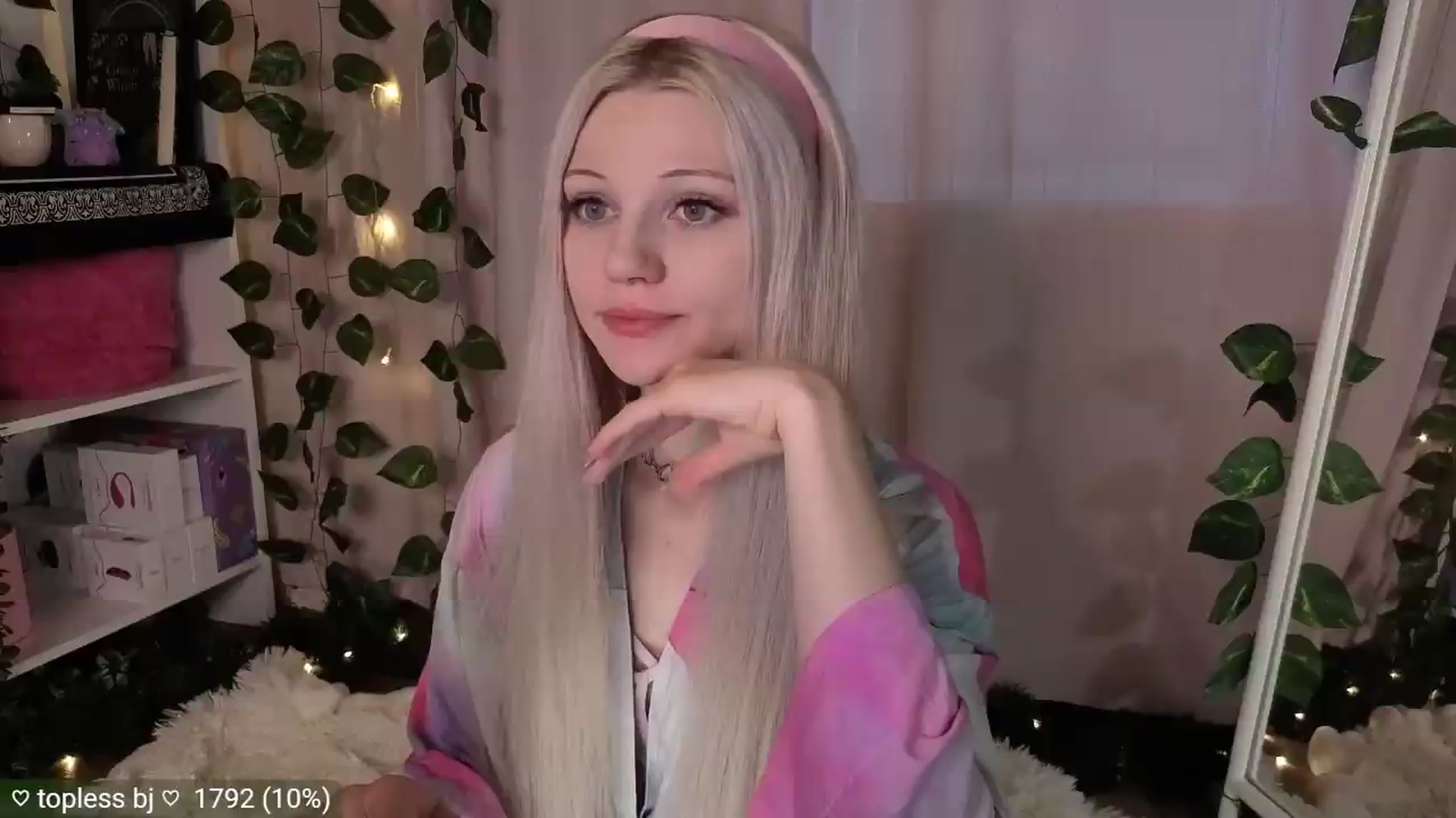 Gallery image thumbnail from JellyFox's myfreecams stream on, 07/16/2026, 03:37 image 2 of 20