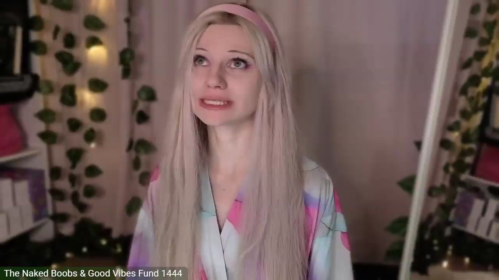 Gallery image thumbnail from JellyFox's myfreecams stream on, 07/22/2026, 05:09 image 15 of 20