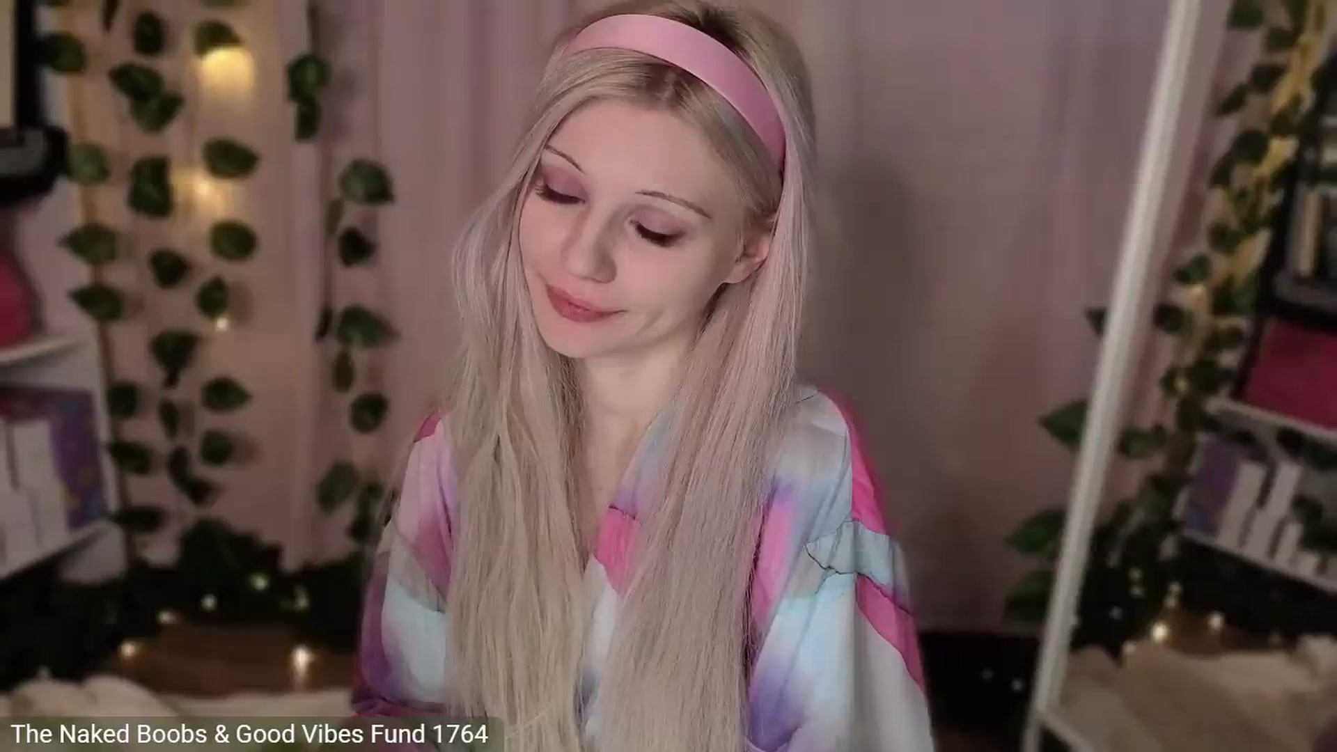 Gallery image thumbnail from JellyFox's myfreecams stream on, 07/22/2026, 05:09 image 9 of 20