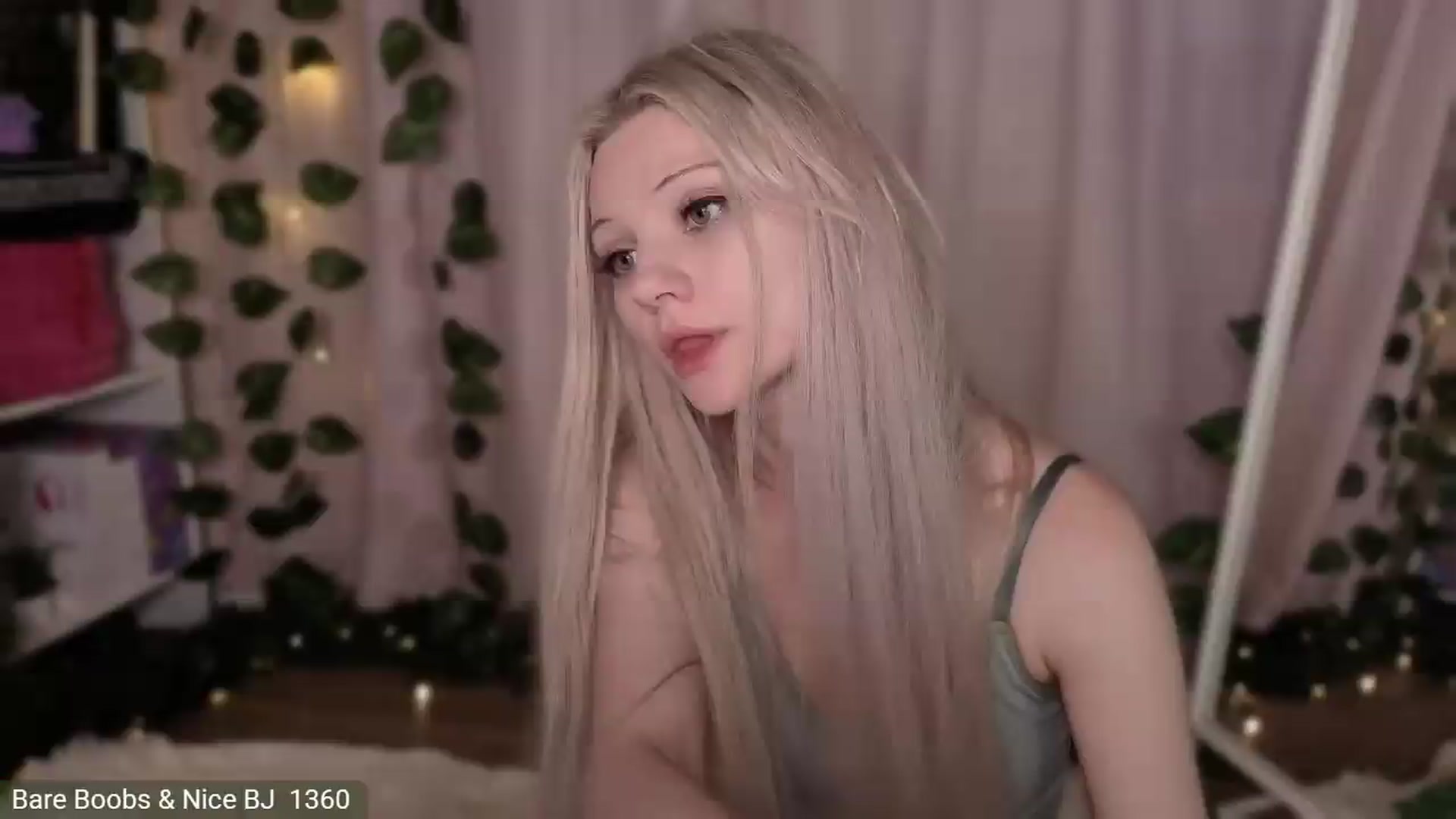 Gallery image thumbnail from JellyFox's myfreecams stream on, 07/27/2026, 05:16 image 12 of 20