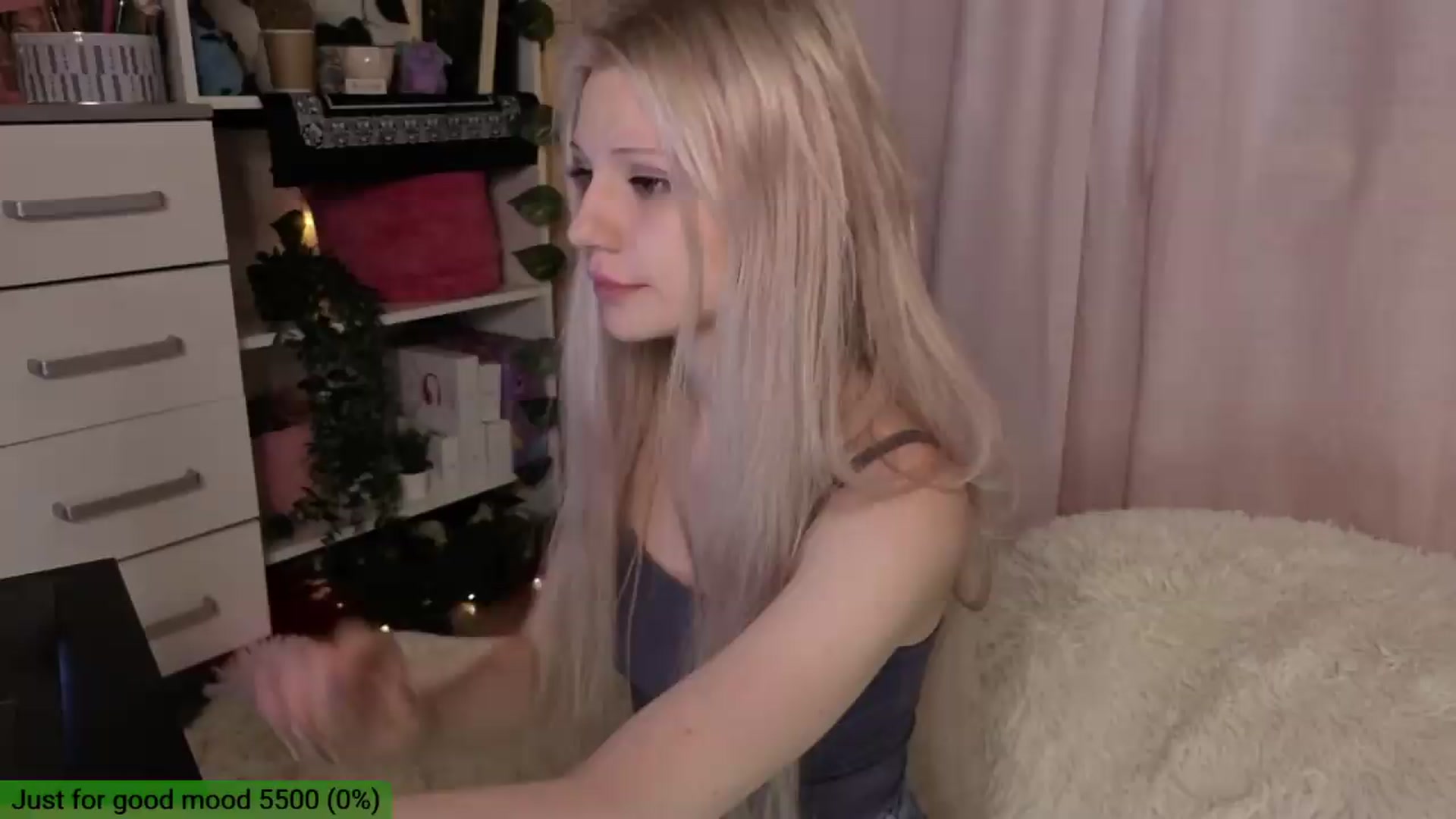 Gallery image thumbnail from JellyFox's myfreecams stream on, 07/29/2026, 05:59 image 13 of 20