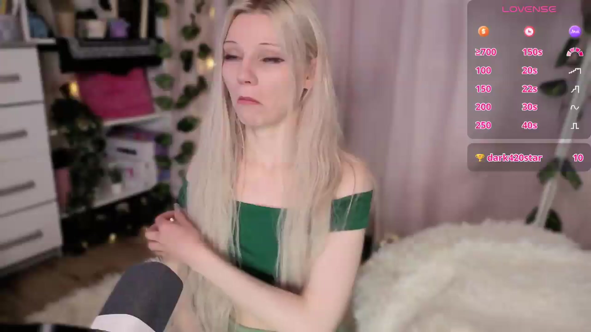 Gallery image thumbnail from JellyFox's myfreecams stream on, 08/10/2026, 04:14 image 11 of 20