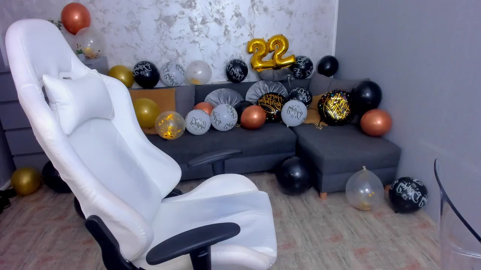 Gallery image thumbnail from JellyPie20's myfreecams stream on, 02/19/2024, 23:50 image 4 of 20