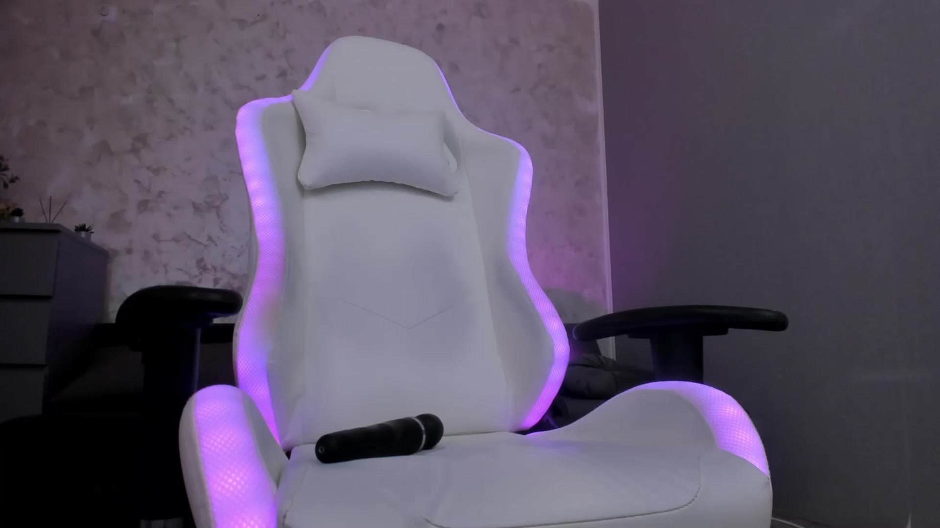 Gallery image thumbnail from JellyPie20's myfreecams stream on, 06/03/2024, 19:14 image 8 of 20