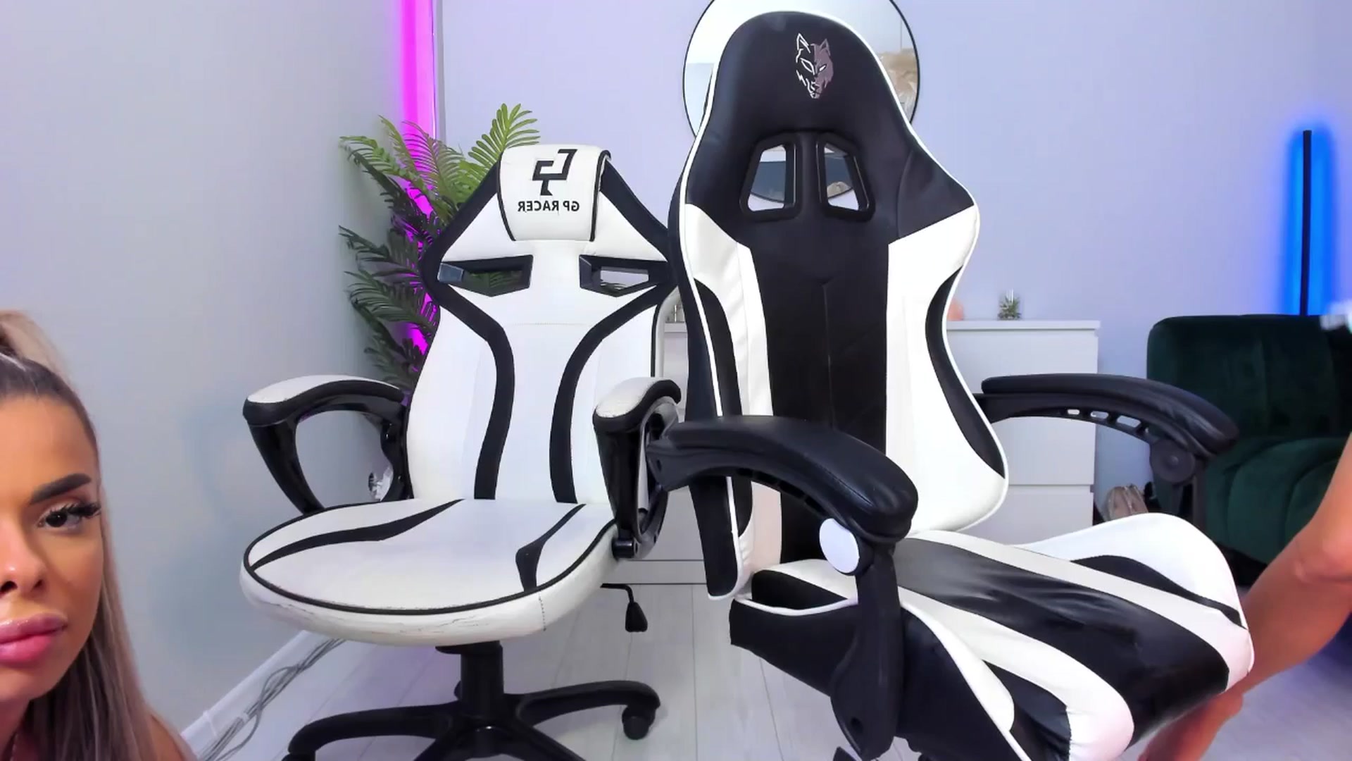 Gallery image thumbnail from JellyPie20's myfreecams stream on, 09/02/2024, 24:36 image 1 of 20