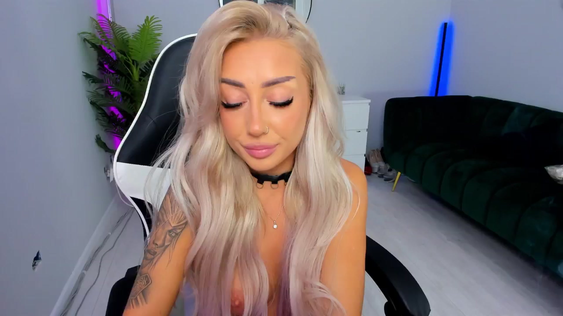 Gallery image thumbnail from JellyPie20's myfreecams stream on, 09/08/2024, 24:08 image 8 of 20