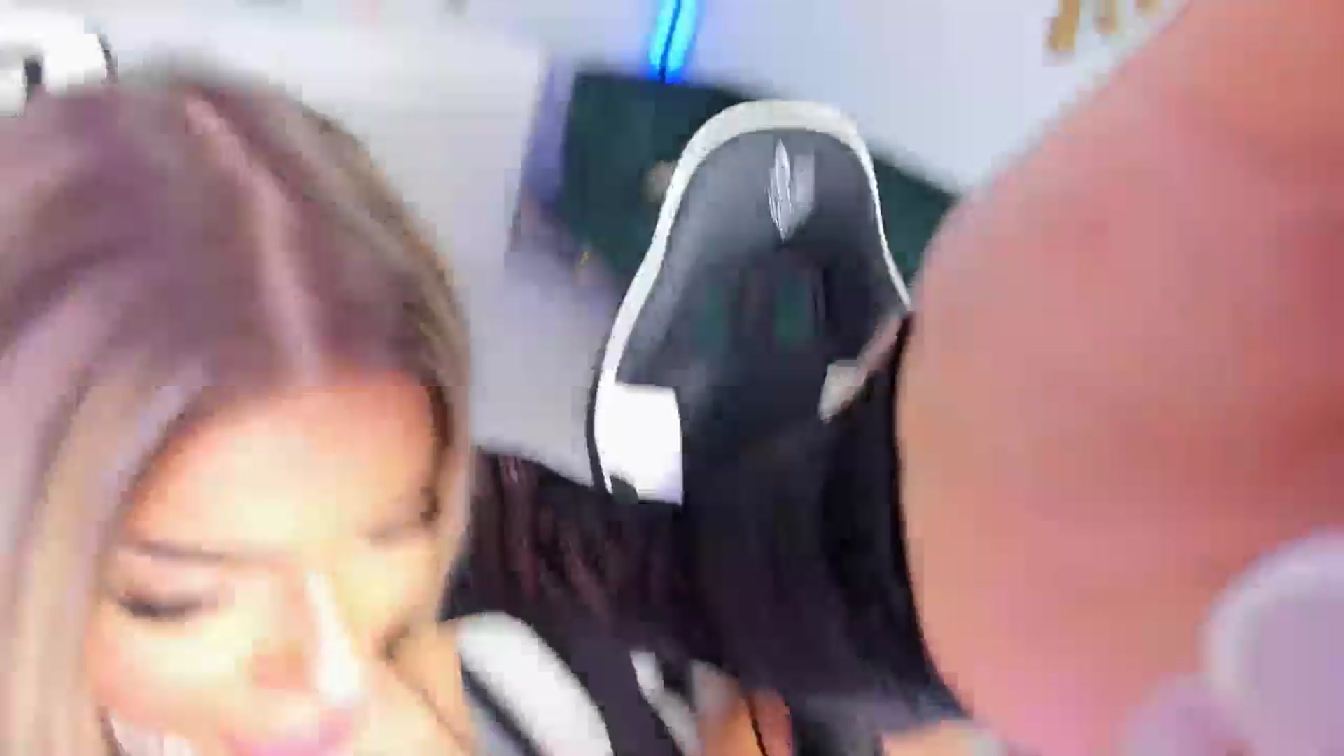 Gallery image thumbnail from JellyPie20's myfreecams stream on, 09/13/2024, 20:25 image 11 of 20