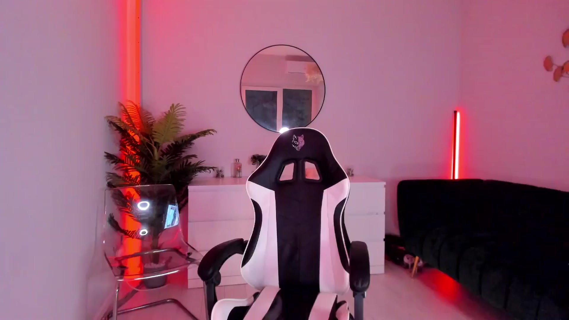 Gallery image thumbnail from JellyPie20's myfreecams stream on, 11/17/2024, 23:03 image 11 of 20