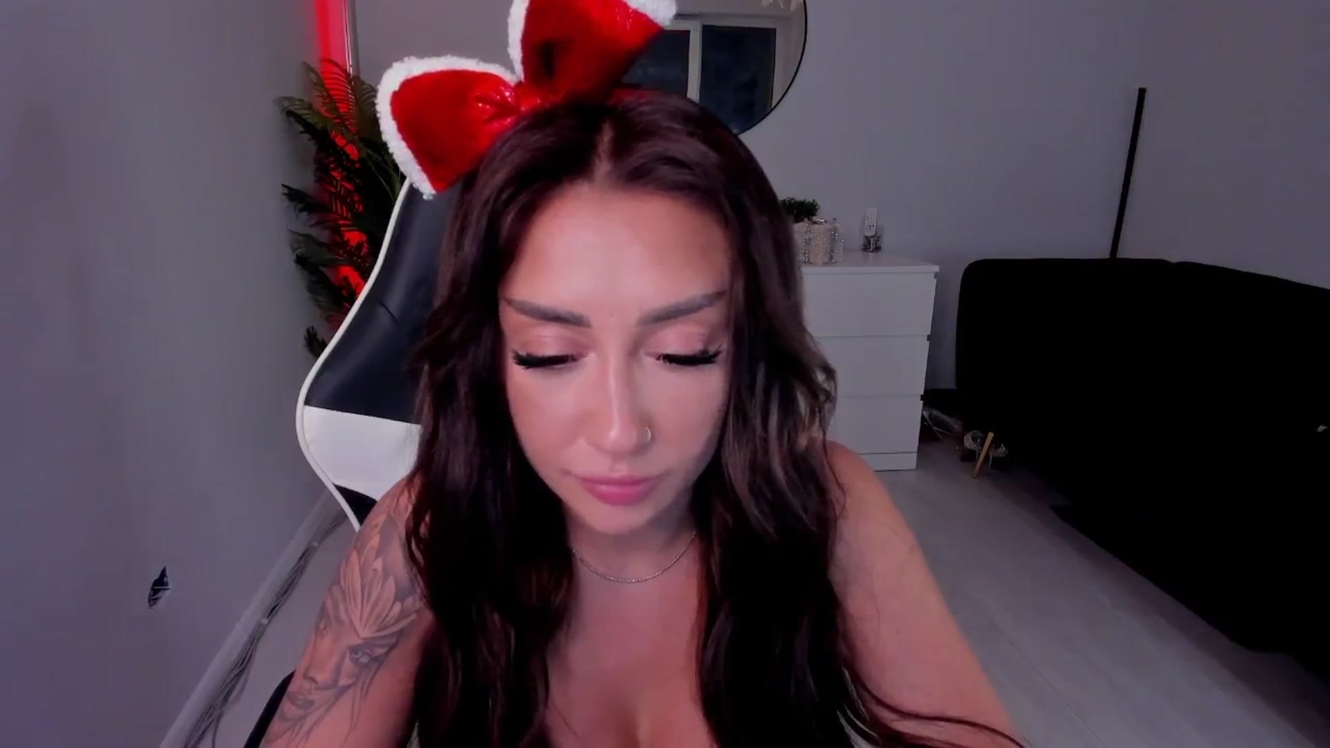 Gallery image thumbnail from JellyPie20's myfreecams stream on, 12/25/2024, 01:01 image 18 of 20