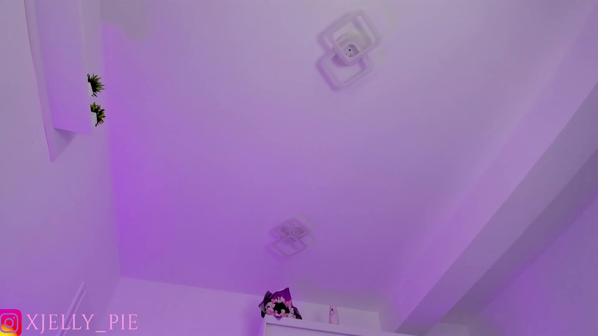 Gallery image thumbnail from JellyPie20's myfreecams stream on, 08/18/2025, 08:20 image 12 of 20