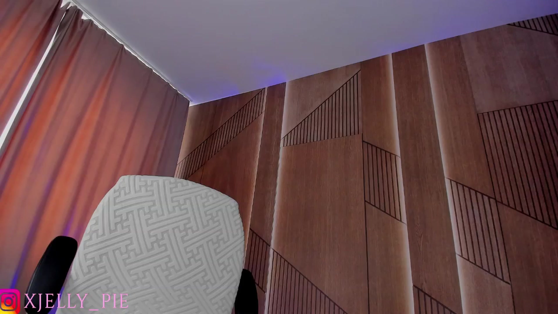 Gallery image thumbnail from JellyPie20's myfreecams stream on, 09/04/2025, 09:11 image 8 of 20