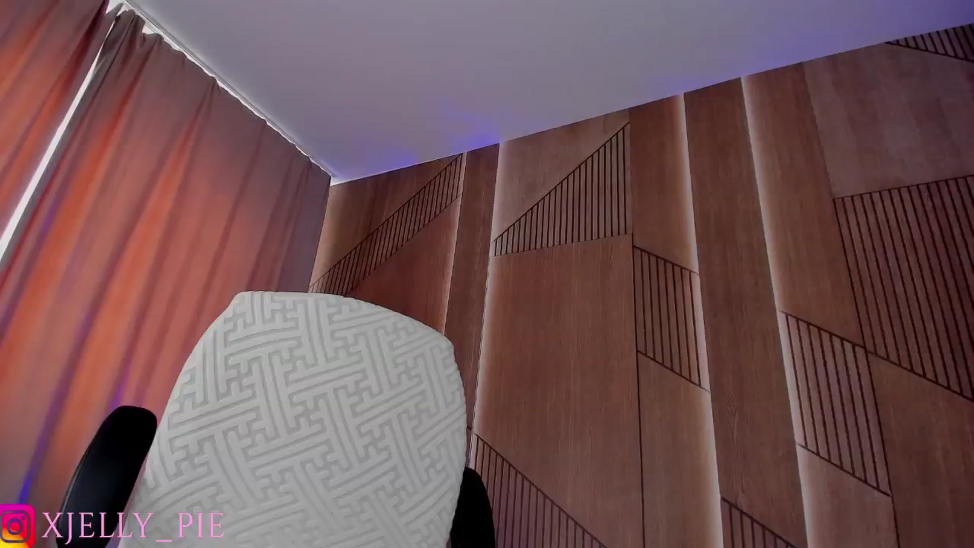 Gallery image thumbnail from JellyPie20's myfreecams stream on, 09/04/2025, 09:11 image 9 of 20