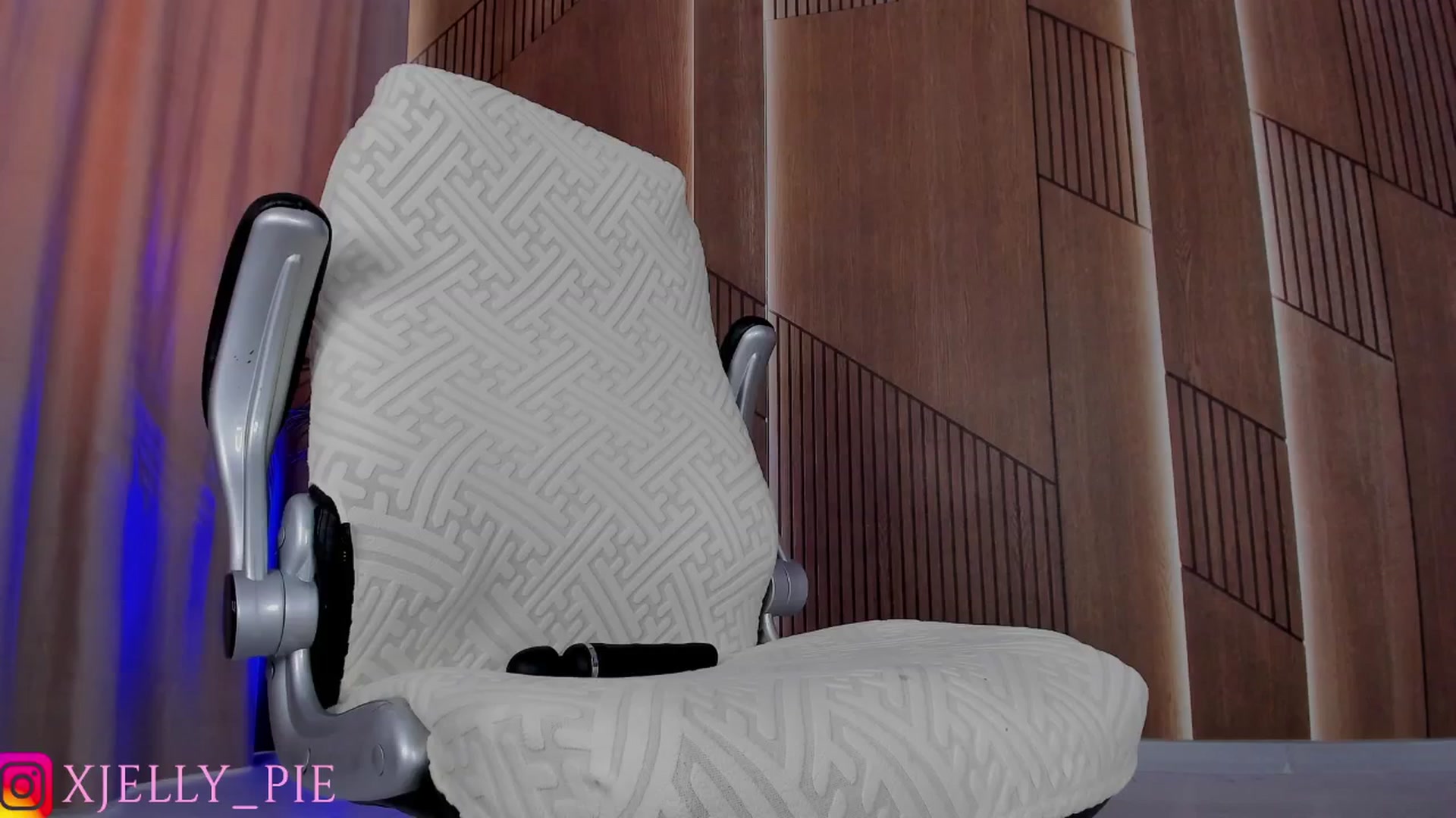 Gallery image thumbnail from JellyPie20's myfreecams stream on, 09/05/2025, 11:00 image 20 of 20