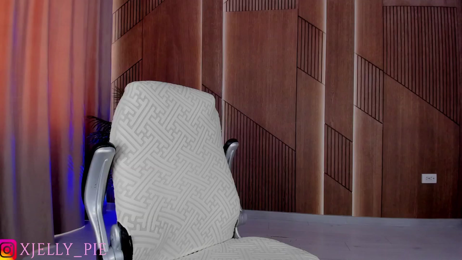 Gallery image thumbnail from JellyPie20's myfreecams stream on, 09/08/2025, 08:39 image 19 of 20