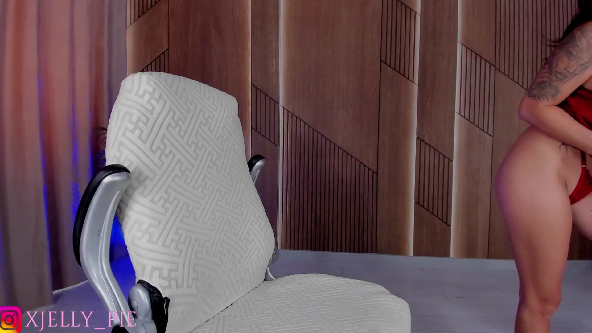 Gallery image thumbnail from JellyPie20's myfreecams stream on, 09/10/2025, 07:38 image 8 of 20