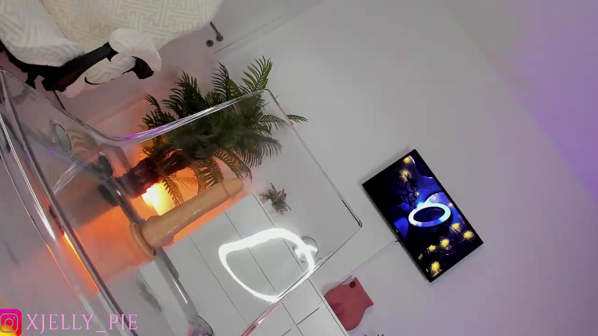 Gallery image thumbnail from JellyPie20's myfreecams stream on, 07/10/2026, 16:58 image 15 of 20