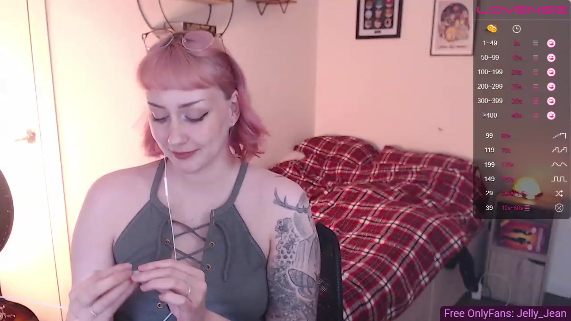 Gallery image thumbnail from Jelly_Jean's myfreecams stream on, 05/22/2023, 13:44 image 8 of 20