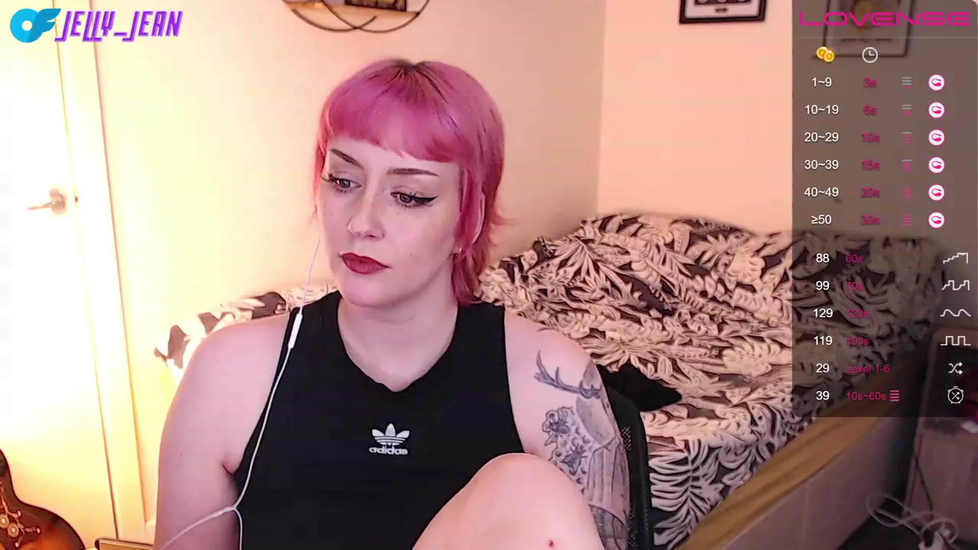 Gallery image thumbnail from Jelly_Jean's myfreecams stream on, 07/16/2023, 13:07 image 14 of 20