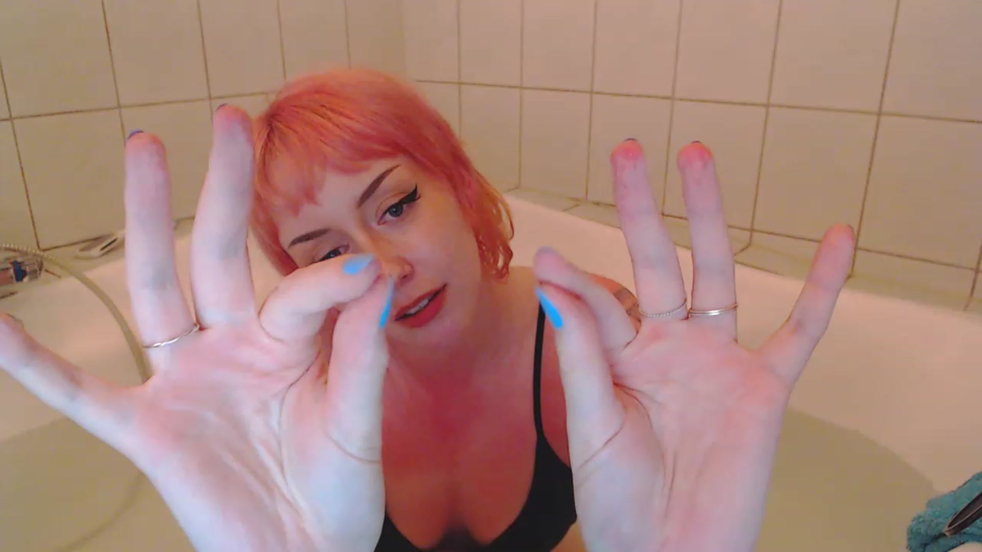 Gallery image thumbnail from Jelly_Jean's myfreecams stream on, 08/12/2023, 20:08 image 17 of 20