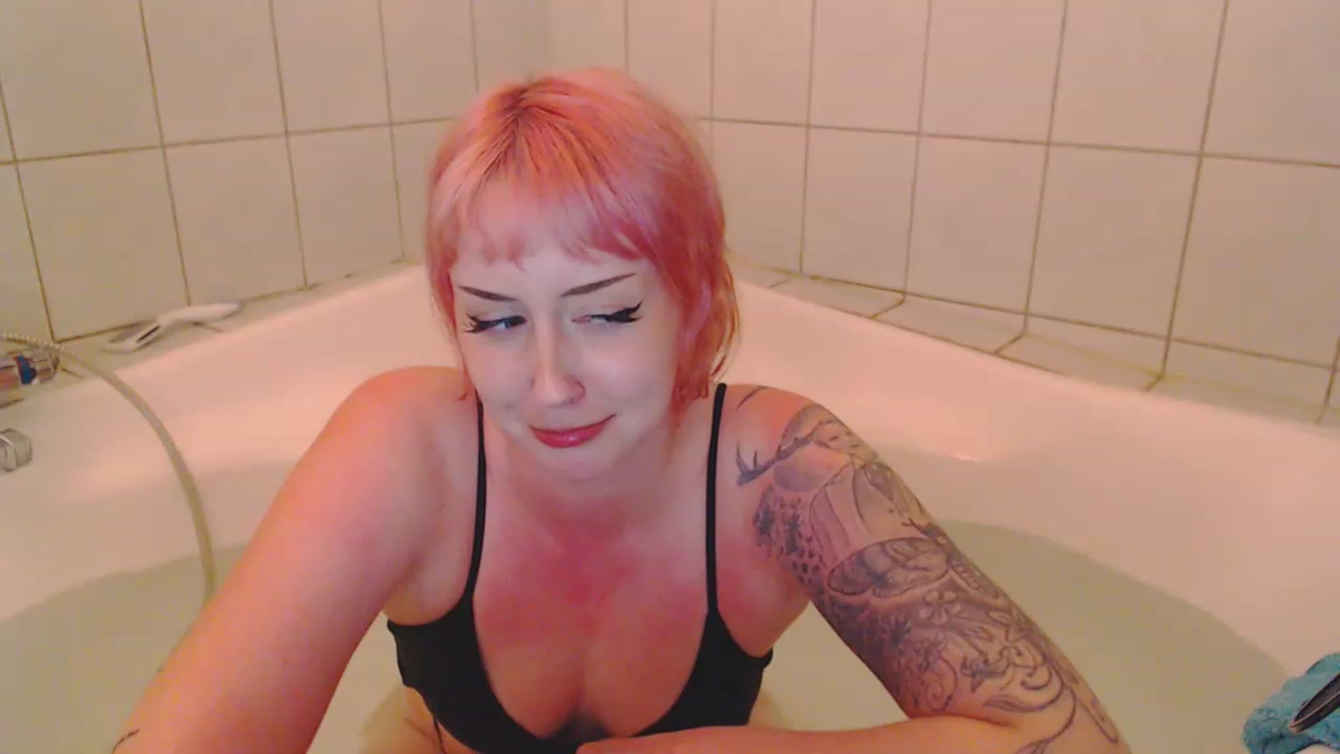 Gallery image thumbnail from Jelly_Jean's myfreecams stream on, 08/12/2023, 20:08 image 14 of 20