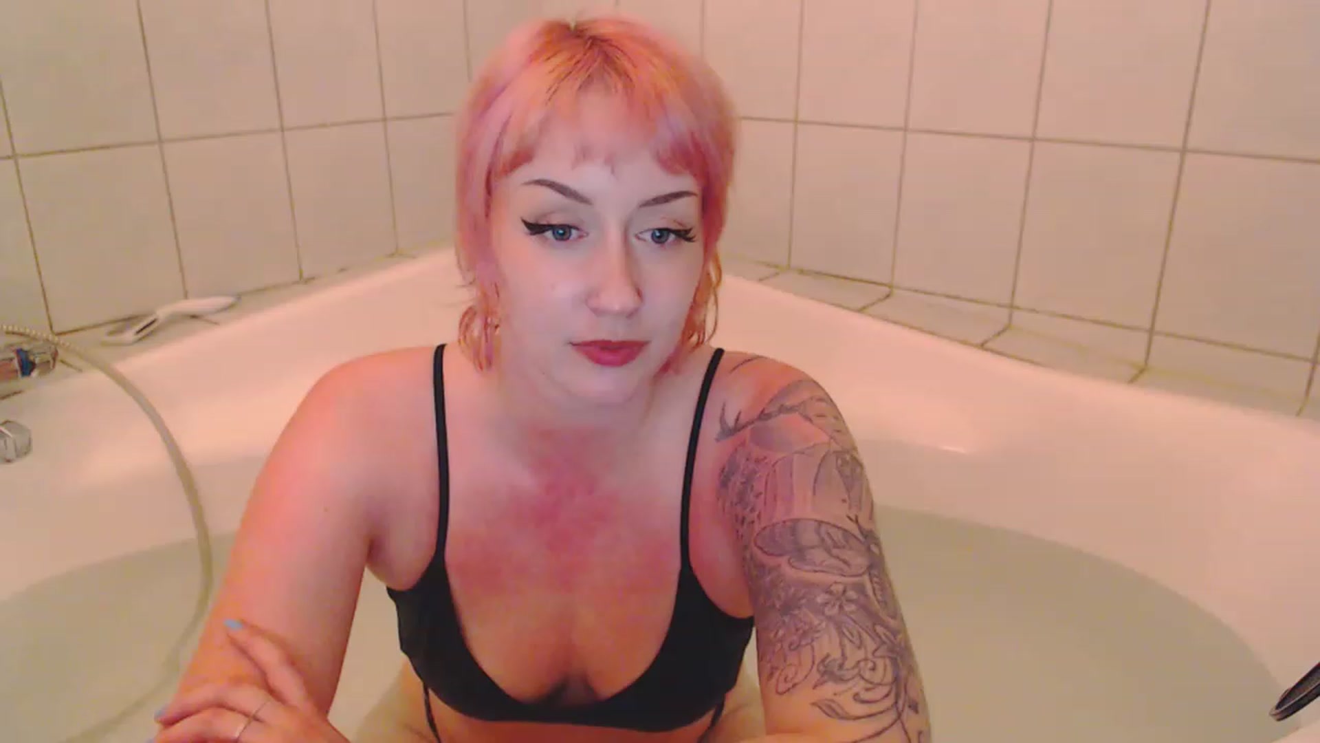 Gallery image thumbnail from Jelly_Jean's myfreecams stream on, 08/12/2023, 20:08 image 6 of 20
