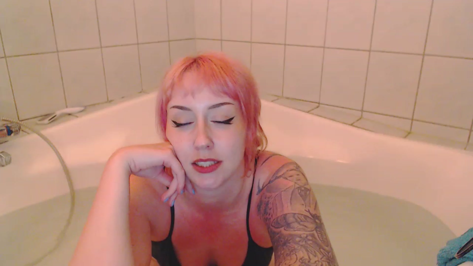 Gallery image thumbnail from Jelly_Jean's myfreecams stream on, 08/12/2023, 20:08 image 18 of 20