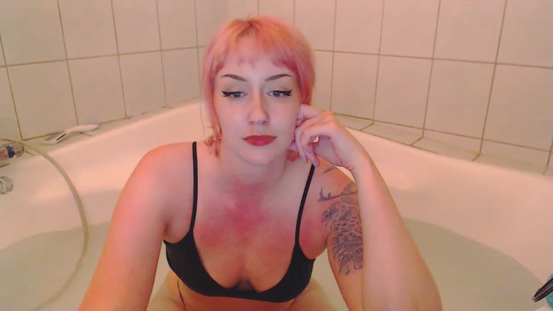 Gallery image thumbnail from Jelly_Jean's myfreecams stream on, 08/12/2023, 20:08 image 8 of 20