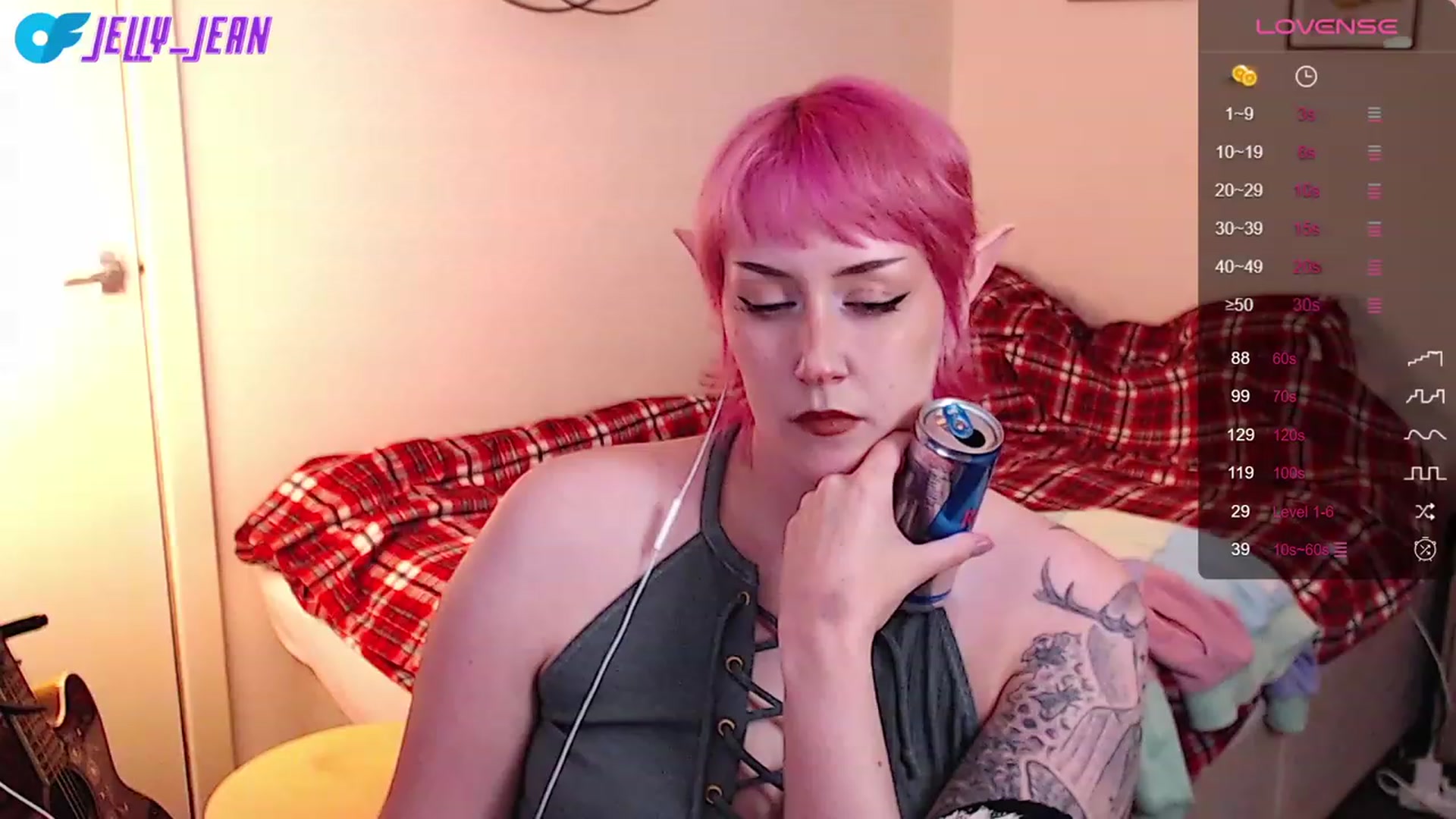 Gallery image thumbnail from Jelly_Jean's myfreecams stream on, 08/18/2023, 18:43 image 15 of 20