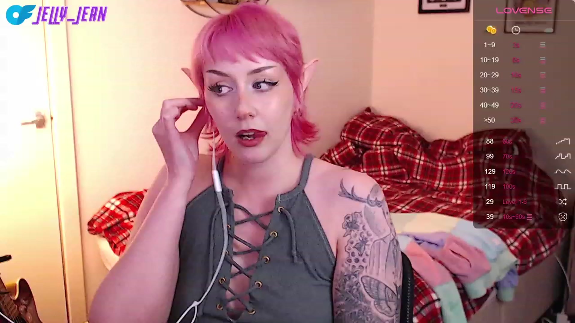 Gallery image thumbnail from Jelly_Jean's myfreecams stream on, 08/18/2023, 18:43 image 6 of 20