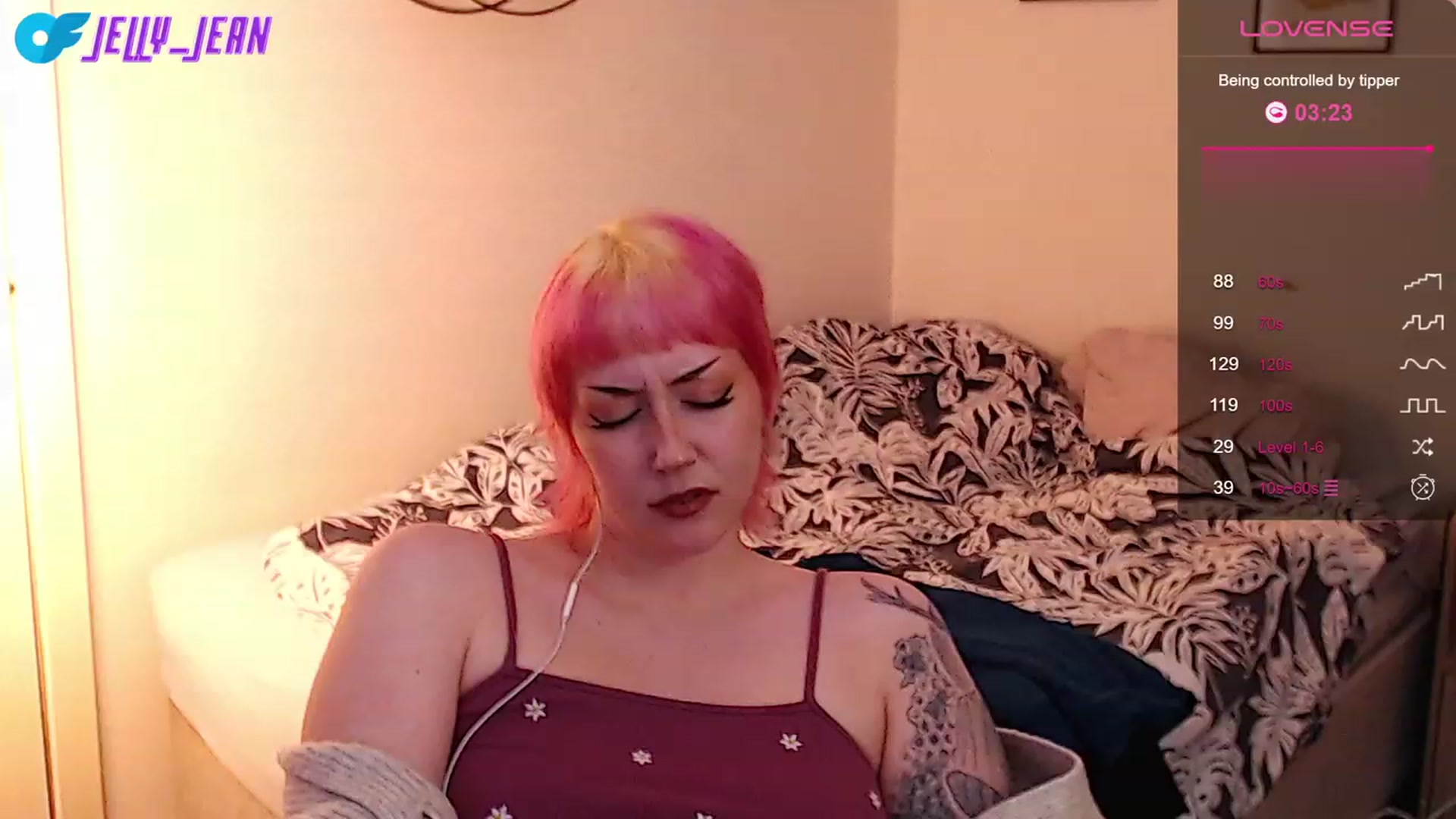 Gallery image thumbnail from Jelly_Jean's myfreecams stream on, 09/16/2023, 17:04 image 2 of 20