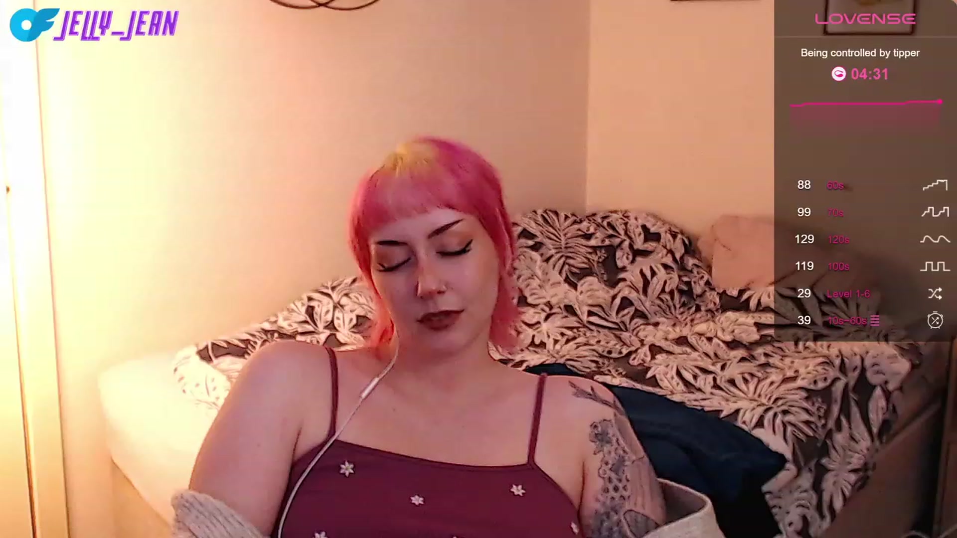 Gallery image thumbnail from Jelly_Jean's myfreecams stream on, 09/16/2023, 17:04 image 1 of 20