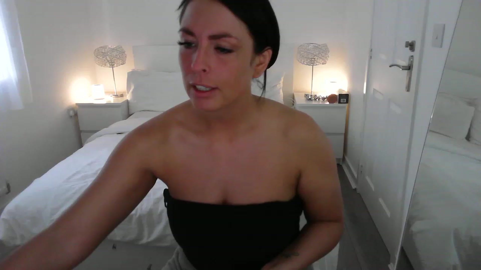 Gallery image thumbnail from Jendrizzy's myfreecams stream on, 02/22/2023, 10:00 image 18 of 20