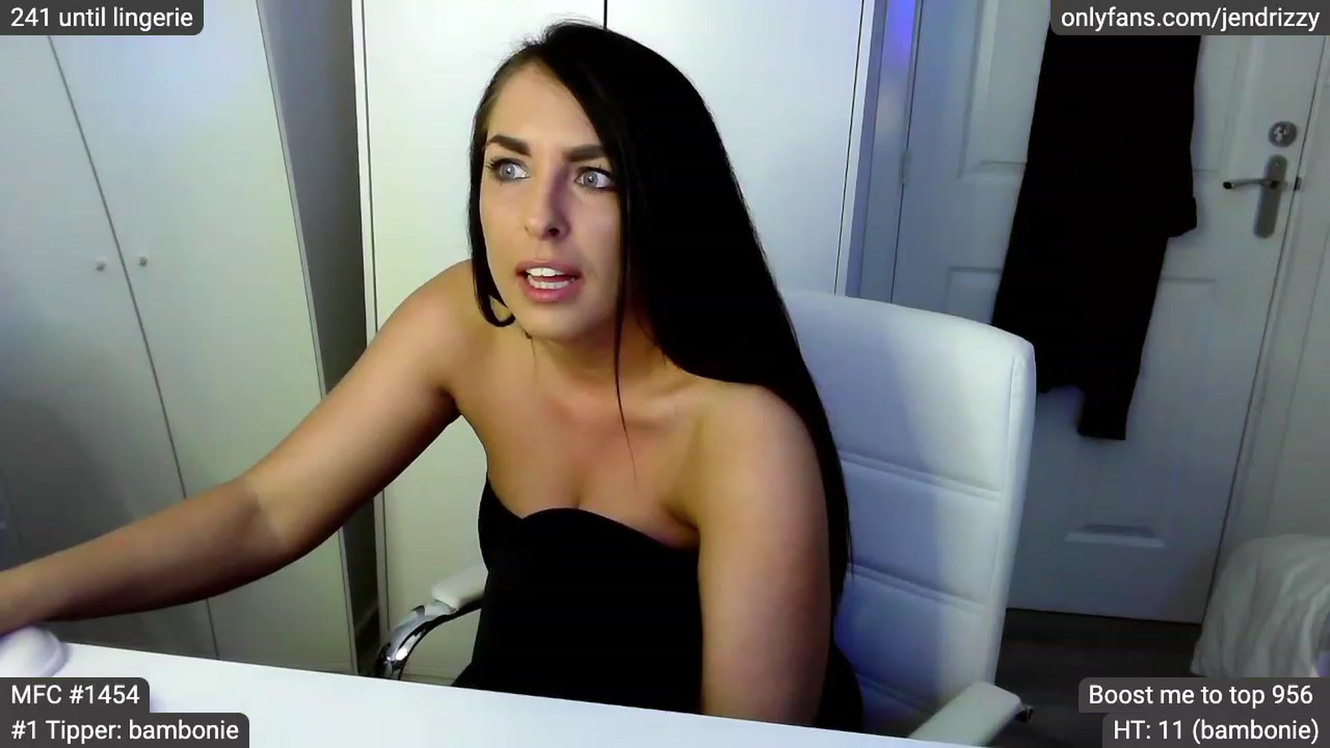 Gallery image thumbnail from Jendrizzy's myfreecams stream on, 04/14/2023, 20:36 image 16 of 20