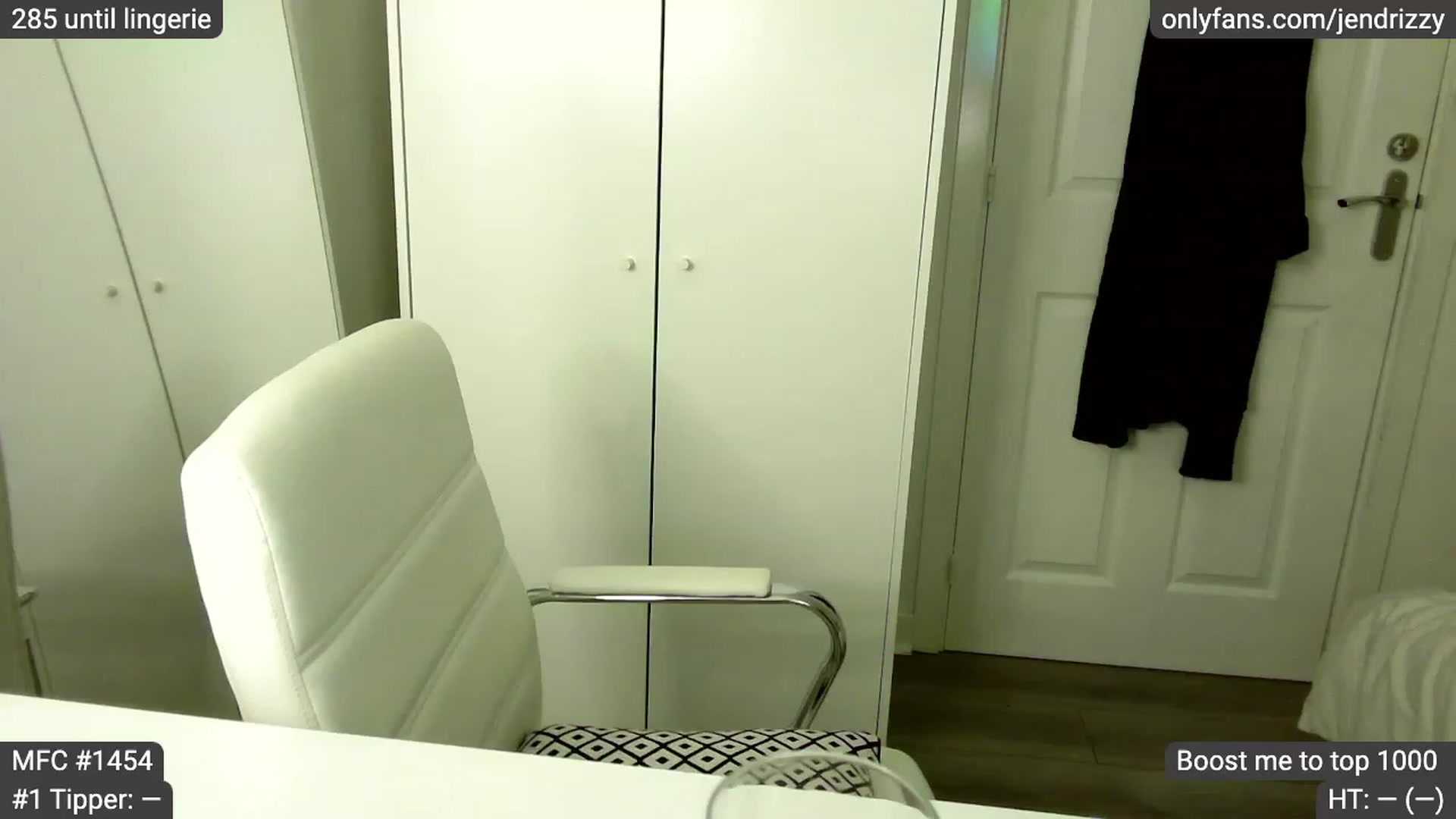Gallery image thumbnail from Jendrizzy's myfreecams stream on, 04/14/2023, 20:36 image 1 of 20