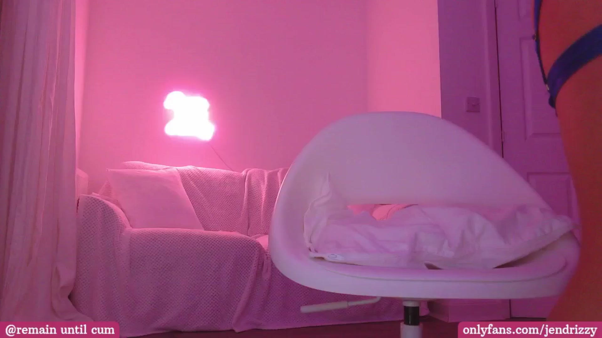 Gallery image thumbnail from Jendrizzy's myfreecams stream on, 09/08/2024, 23:47 image 3 of 20